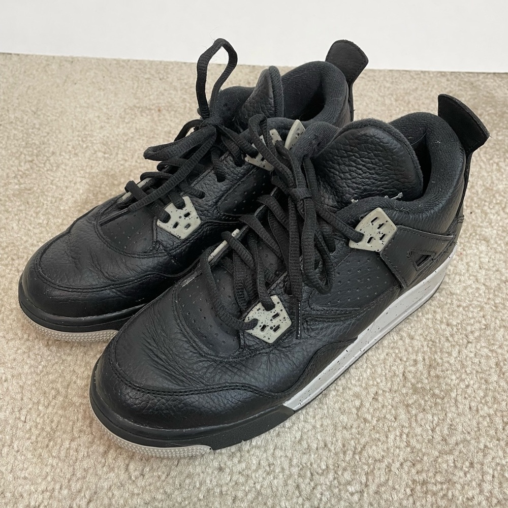 Air Jordan 4 Retro LS Oreo 2015 Size 5.5Y Grade School GS Black